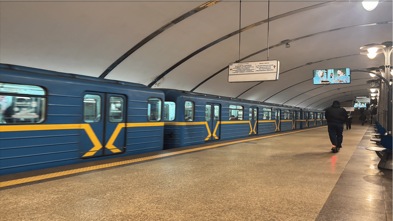 Метро в Киеве: почему когда заходишь в вагон, чувствуешь сильное тепло