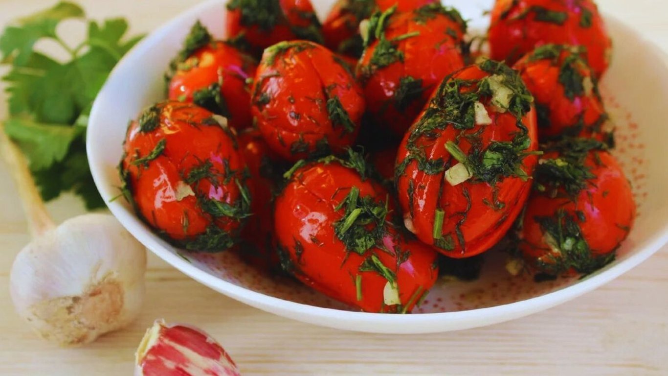 Фаршировані помідори з часником та базиліком — відео рецепт