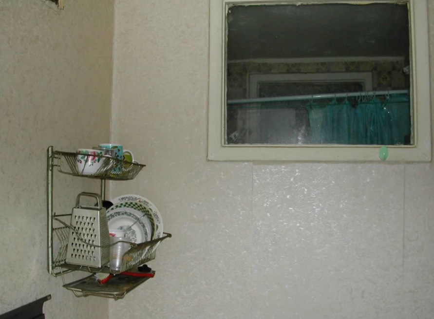 Тайны хрущевок — почему делали окно между кухней и ванной - фото 1