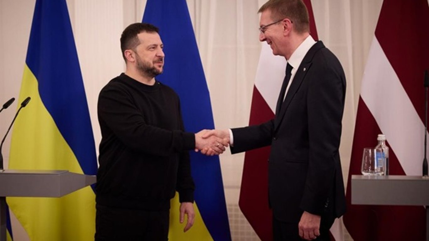 Помощь Украине - Латвия передаст Украине деньги от Дома Москвы в Риге