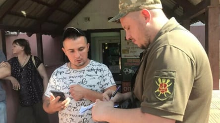 Юрист назвала документы, которые вправе проверять ТЦК - 290x160