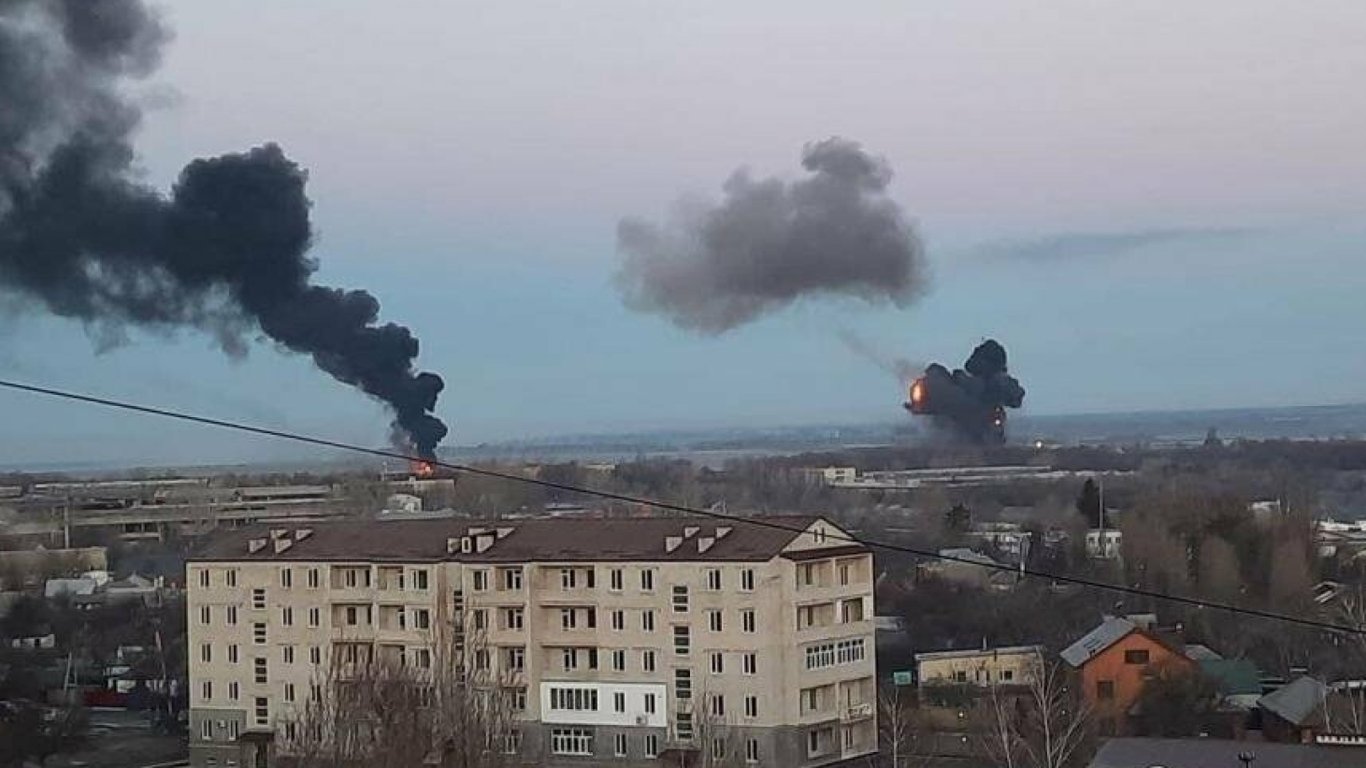 Оккупанты врут о работе ПВО в Мариуполе, скрывая взрывы на собственных базах
