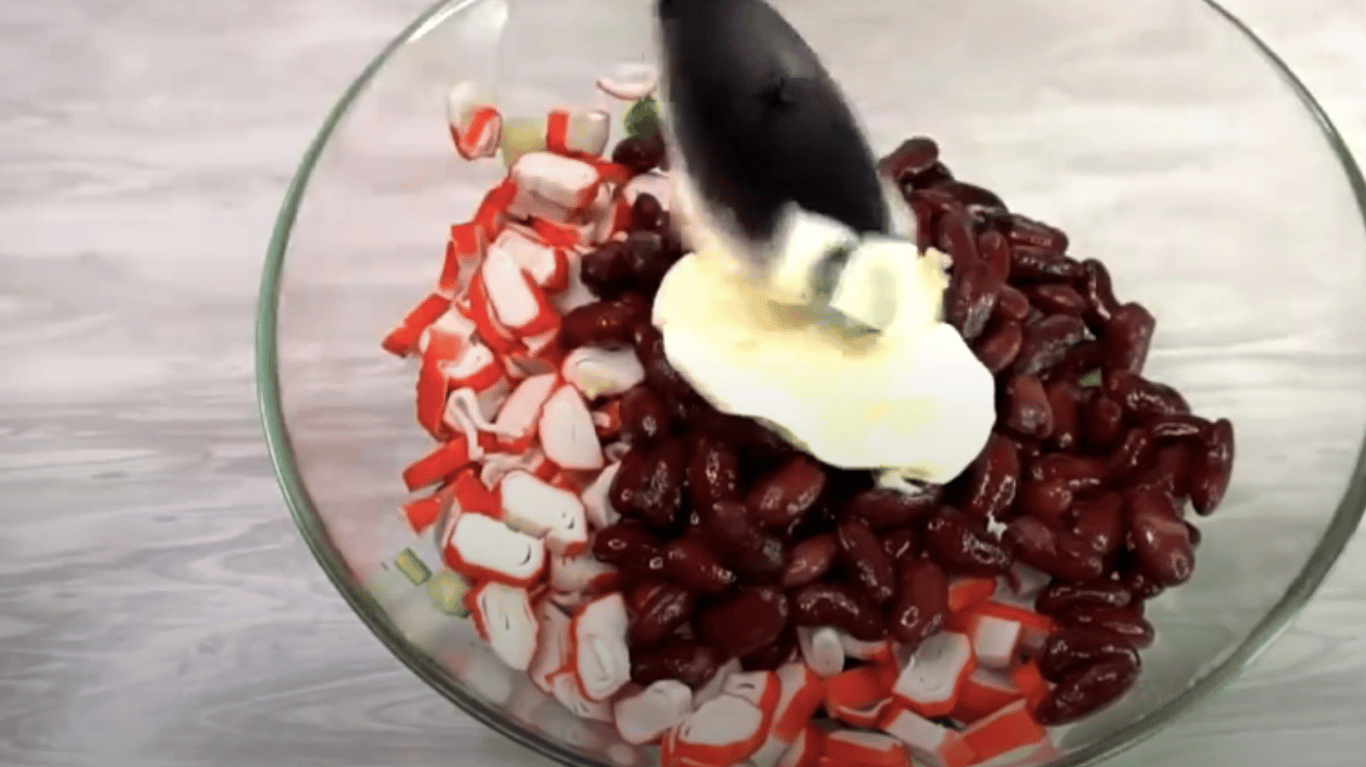 смачний рецепт салата з крабовими паличками