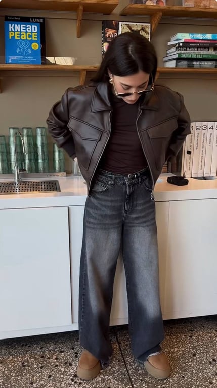 Сірі джинси - базова річ будь-якого гардероба