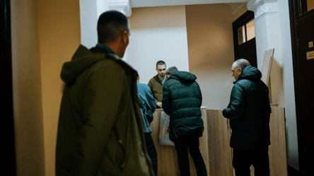 ТЦК таємно змінив статус громадянина попри непридатність: як судили - 290x160