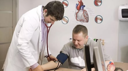 Лікар ВЛК узяв хабар у воїна — що вирішив суд - 285x160