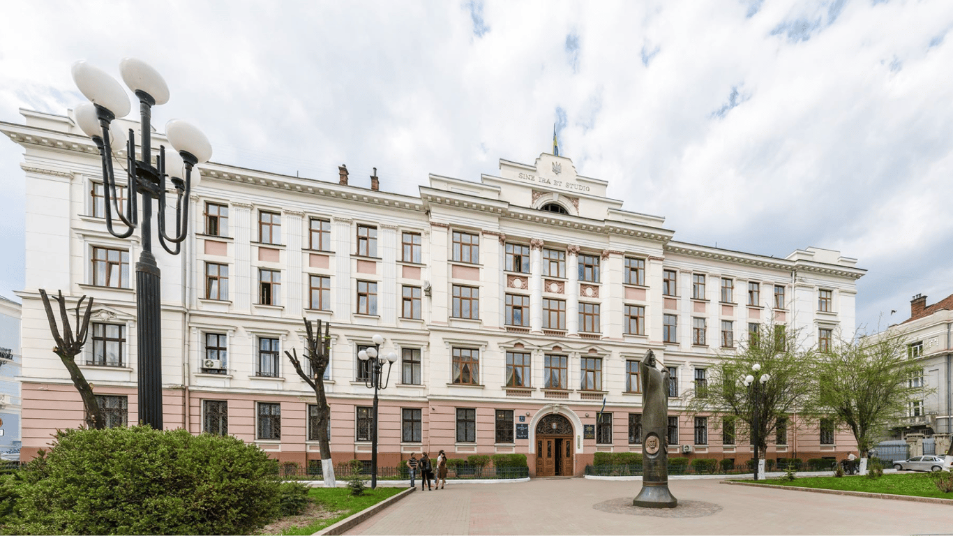 В Прикарпатье судили мужчину, который отбивал сына от работников ТЦК