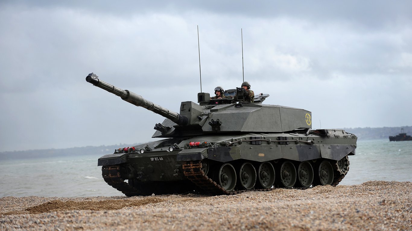 Британия передаст в Украину боевые танки, — СМИ