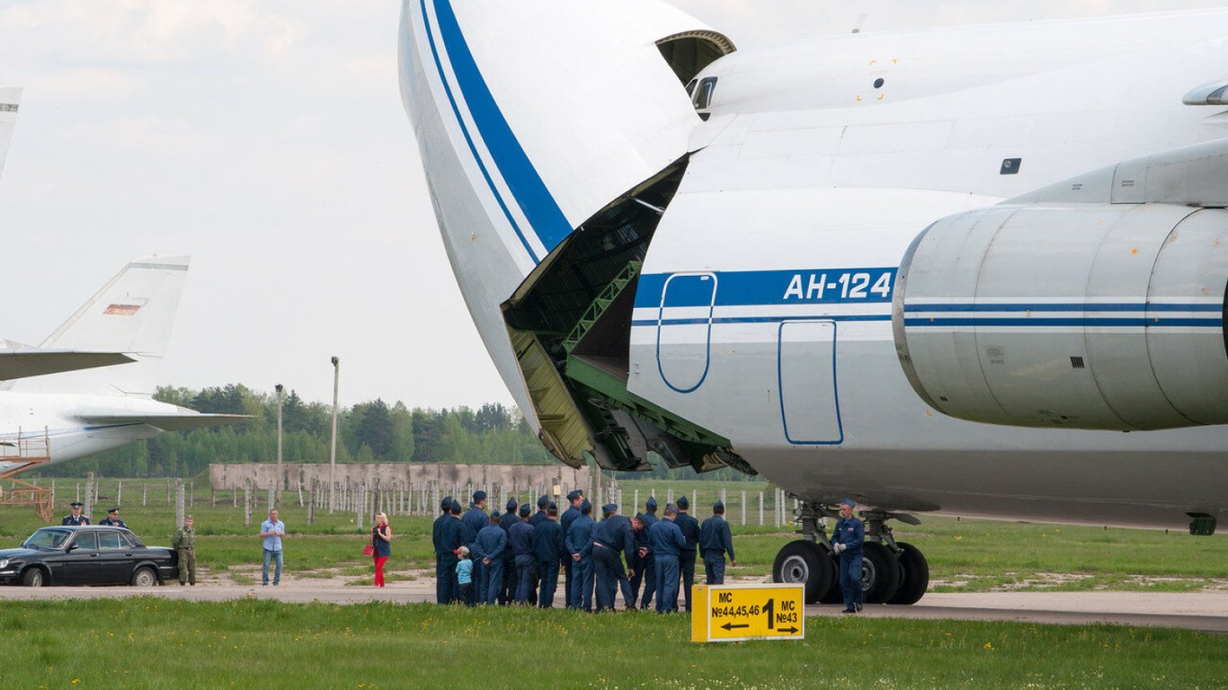 Удар дронів по авіабазі у Сещі став серйозною загрозою для РФ, — британська розвідка