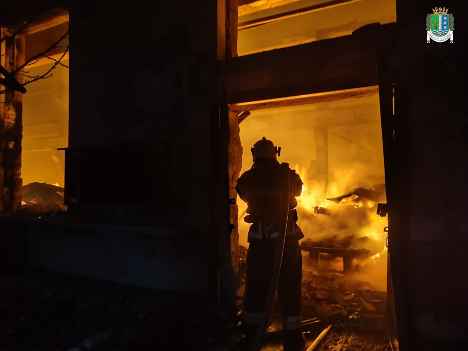 Пожежа внаслідок обстрілу Ізмаїльського району Одещини вночі 29 січня 2025 року