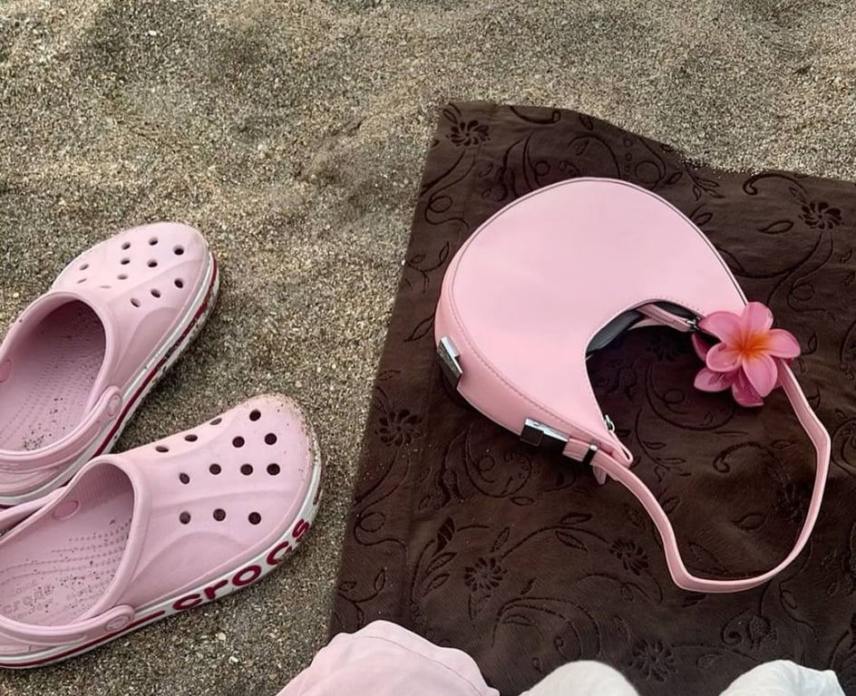 Чим шкідливі крокси на думку лікарів