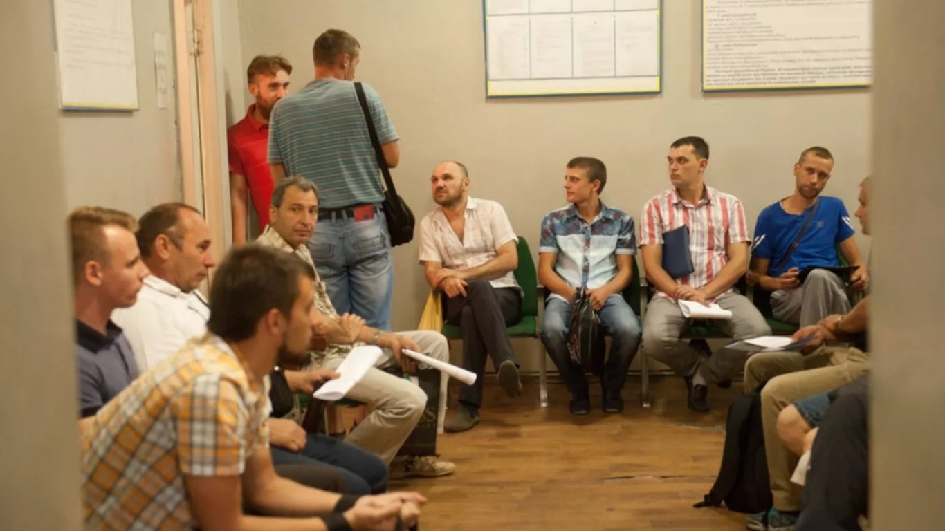 Хто і як повинен оновити дані