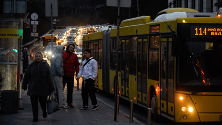 Бесплатный проезд в транспорте — кто еще получил такую льготу - 290x166