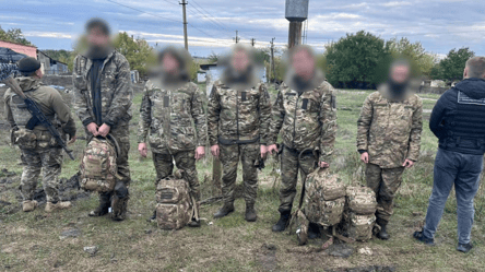 На Одещині на кордоні затримали ухилянтів у військовій формі - 285x160