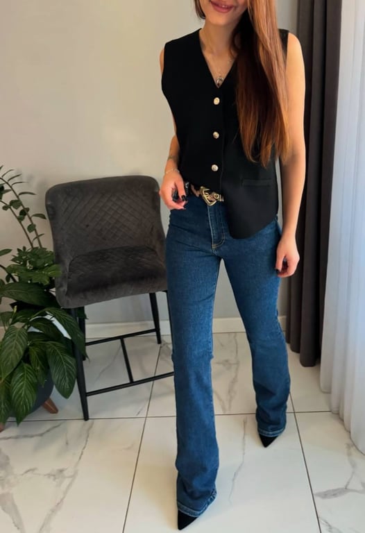 Джинси завжди мають доречний вигляд