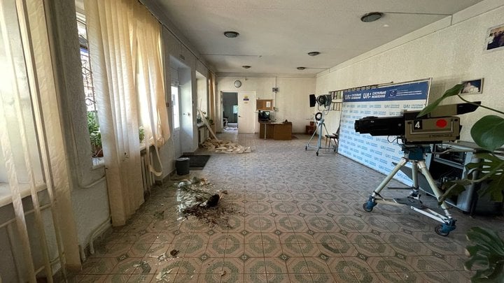 У Кривому Розі через удар РФ пошкоджена будівля Суспільного - фото 3