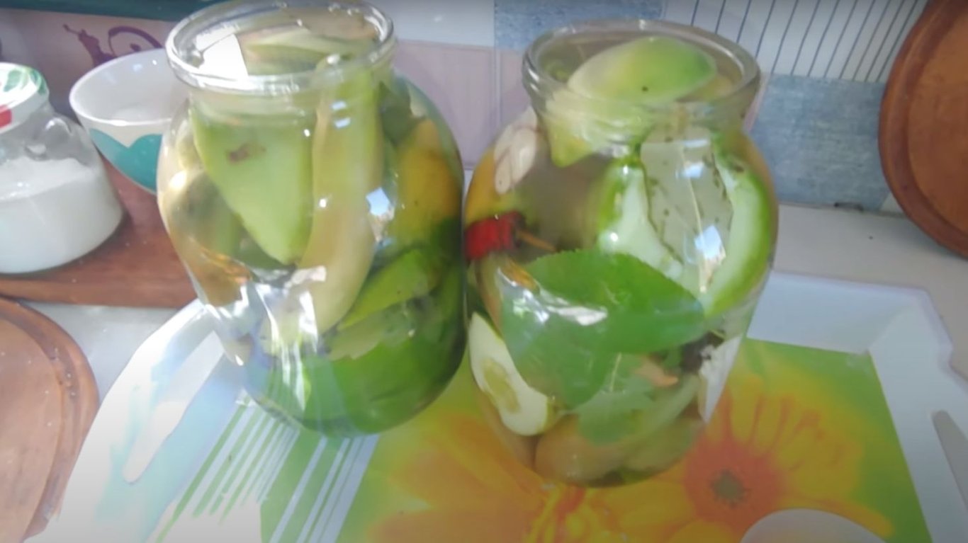 полезный рецепт квашеных зеленей помидоров
