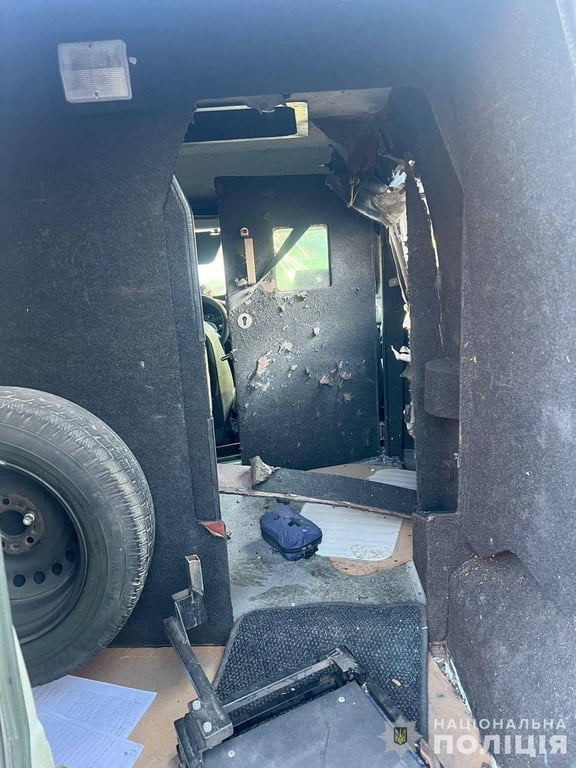 Автомобиль полицейских, который атаковали оккупанты в Днепропетровской области