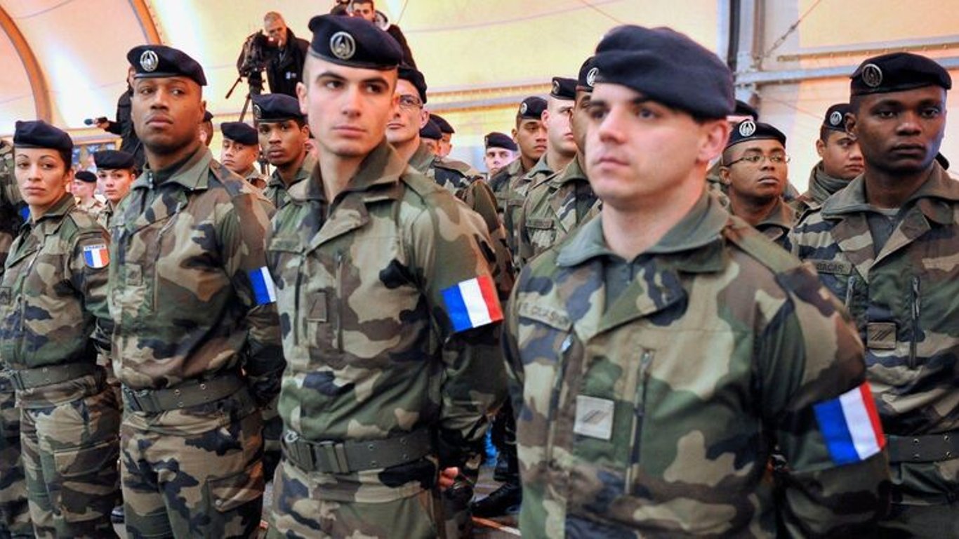 Понад 50 відсотків молодих французів готові воювати в Україні проти Росії — опитування