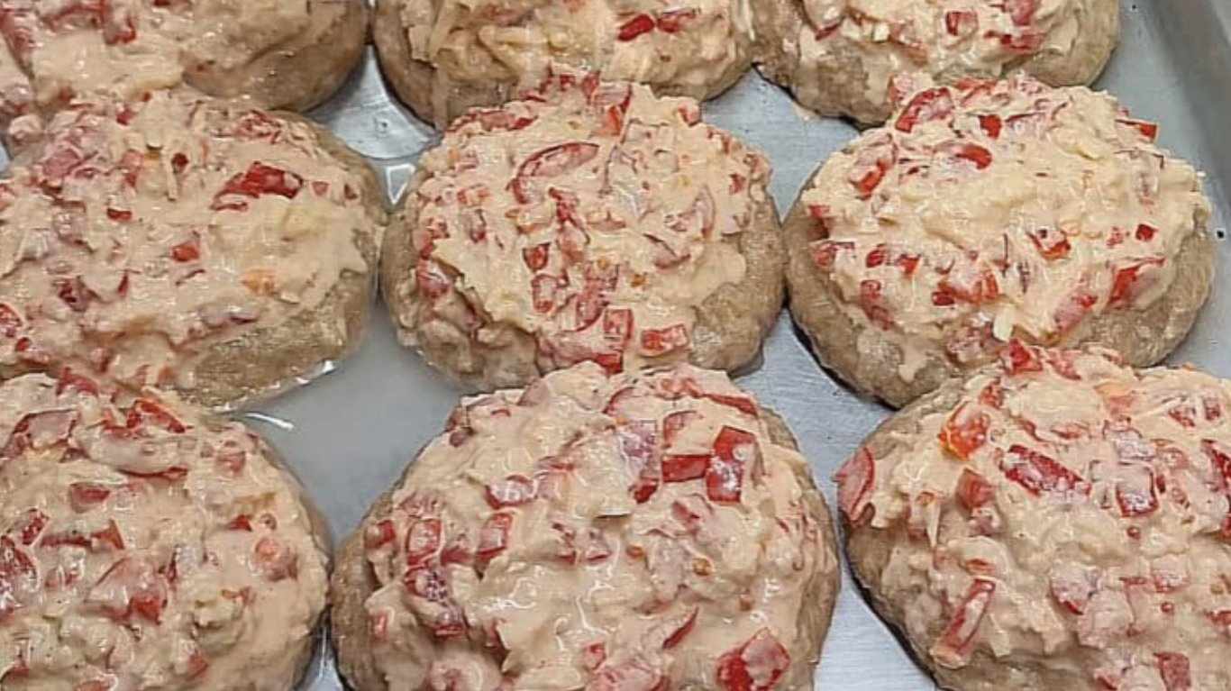 котлети з фаршу під ніжною сирною шапочкою