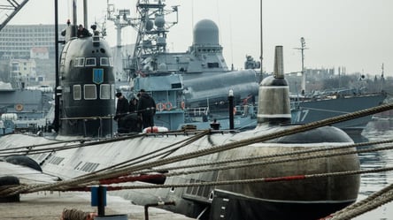 Россия собирается уничтожить украденные украинские корабли — в ВМС впервые прокомментировали - 285x160