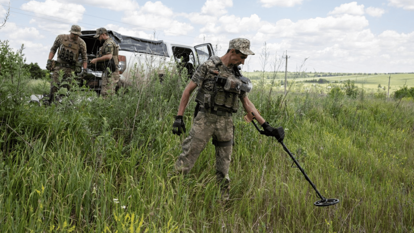 Зарплати військових в тилу — скільки платять в Україні