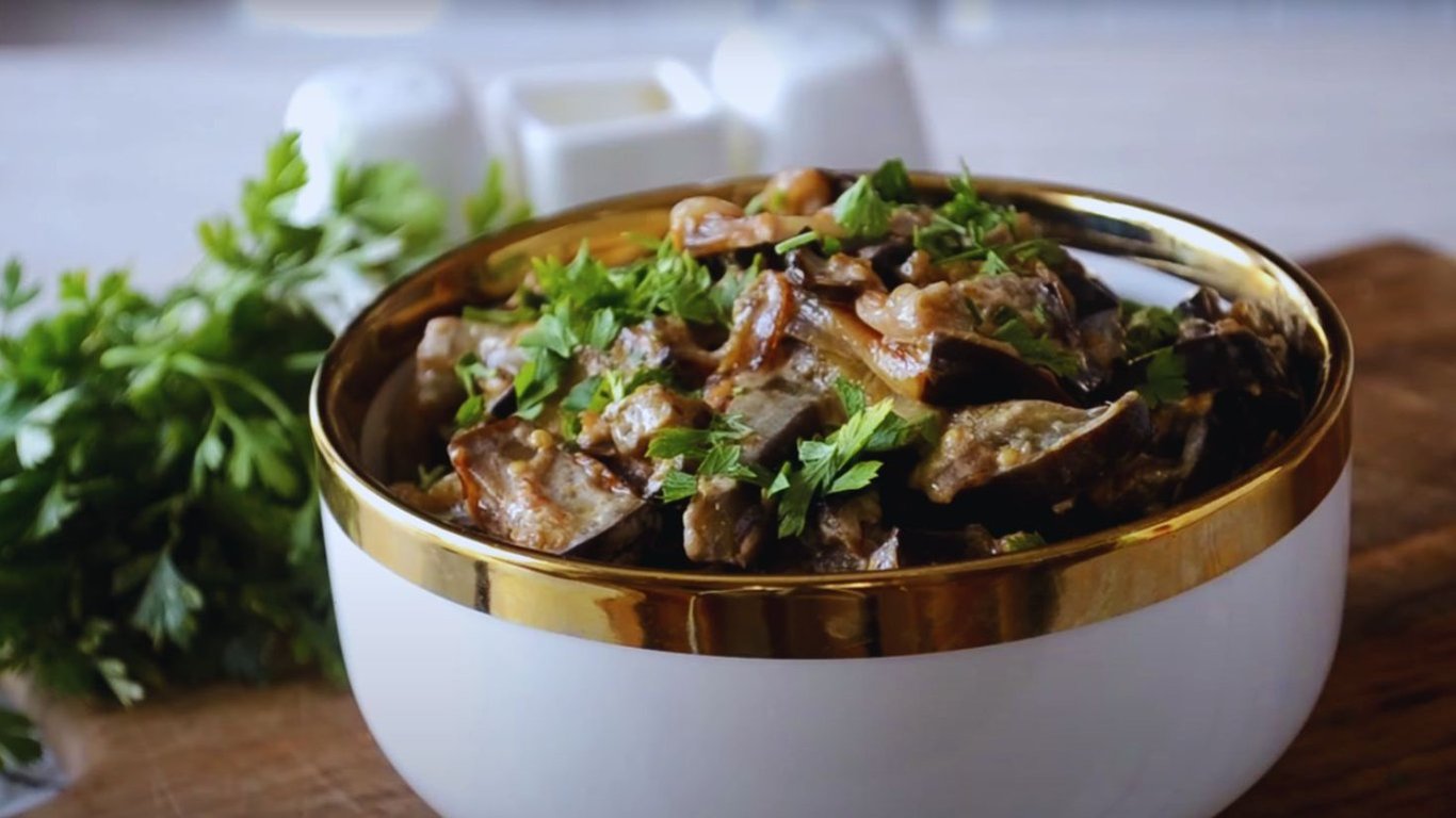 Цікавий рецепт баклажанів у соусі — відео