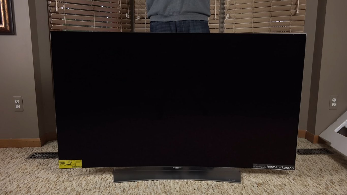 Почему с рынка исчезли изогнутые телевизоры и их больше не выпускают