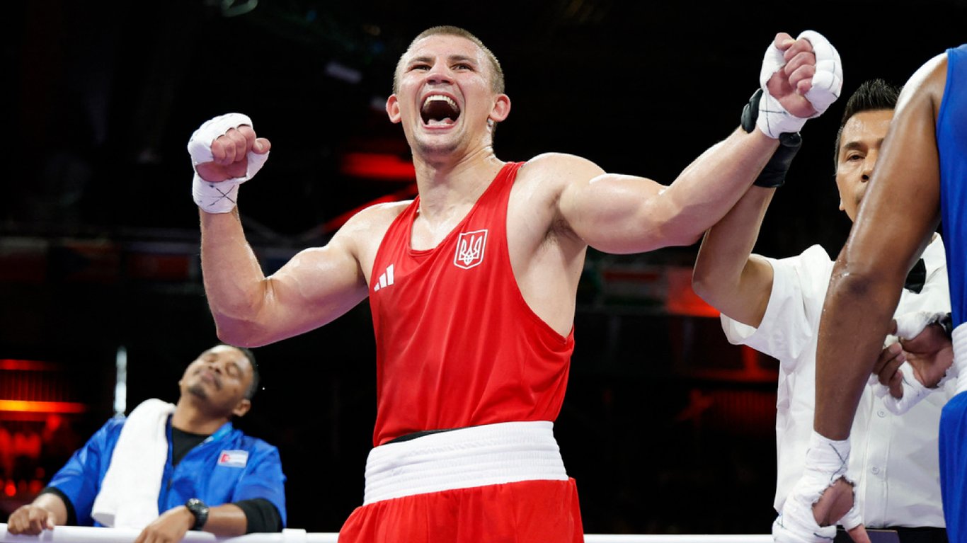 боксер Александр Хижняк