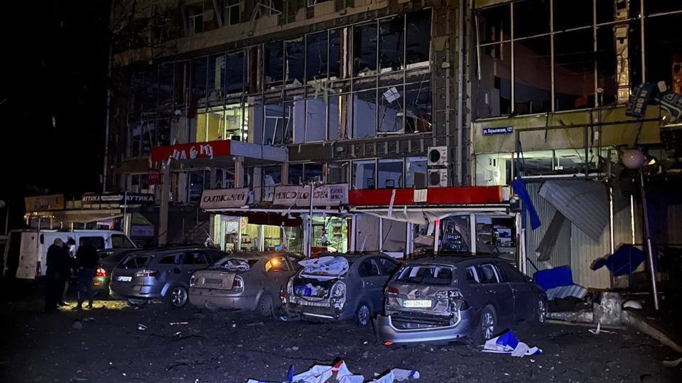 У Чугуєві на Харківщині лунали вибухи — через удар окупантів поранено п'ятеро людей