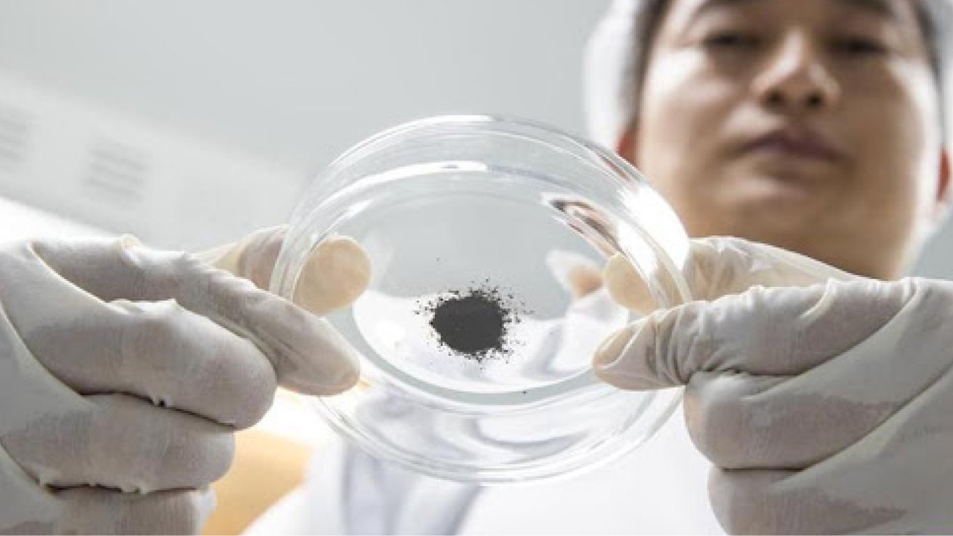 Дослідники виявили на Місяці два нові мінерали, які ніколи не зустрічалися на Землі