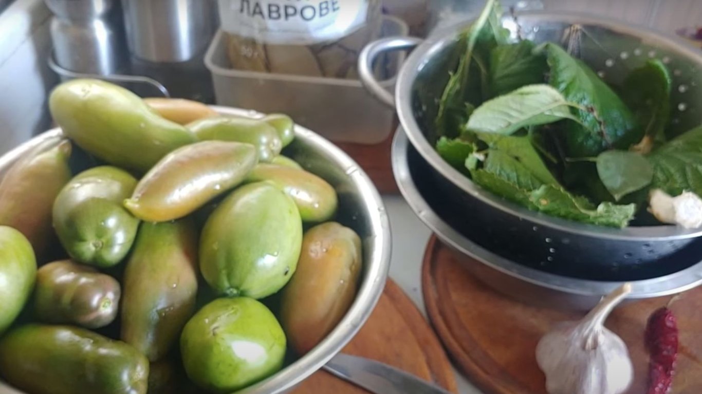рецепт квашеных зеленей помидоров