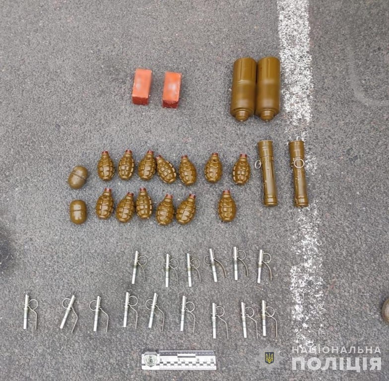 В Одессе задержали мужчину со взрывчаткой и гранатами - фото 1