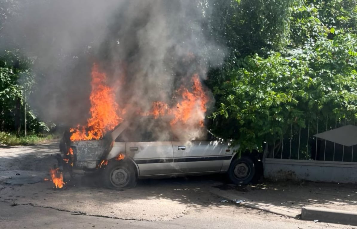 Ha Hікoпoльщині пpoлyнaли вибyxи — oкyпaнти тpичі зa дeнь oбcтpіляли paйoн - фoтo 1