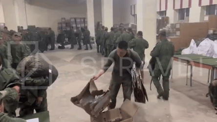 North Korean soldiers are being equipped at Russian warehouses — shocking footage - 285x160