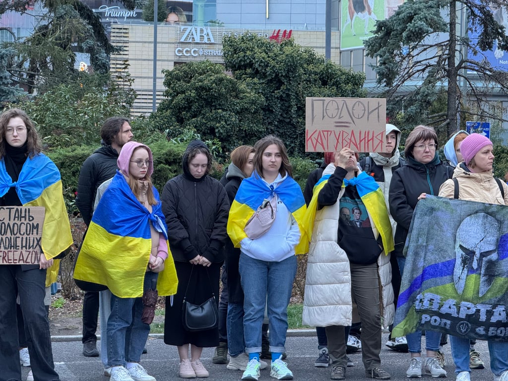 В Варшаве прошла акция в поддержку военнопленных — фото - фото 12