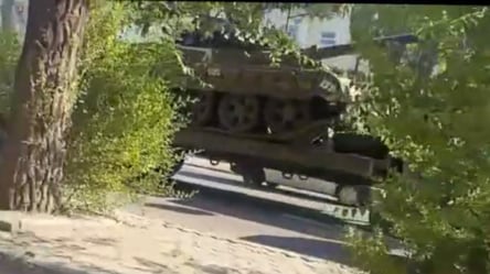 Оккупанты перебрасывают танки в сторону Бердянска, — Андрющенко - 285x160