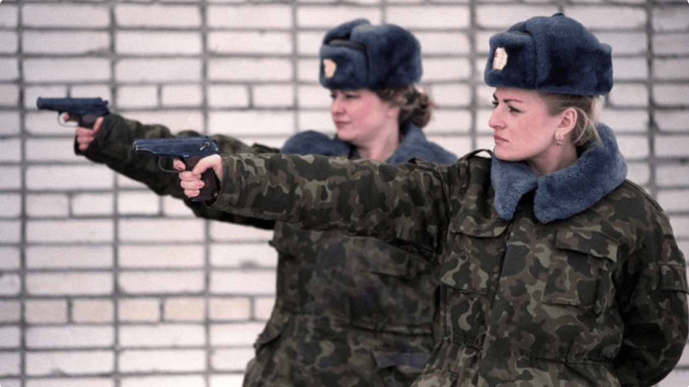 В России начали вербовать женщин в ЧВК, — британская разведка