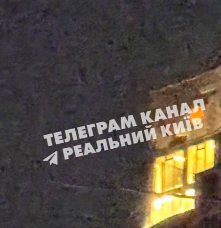 Будинок, у який сталося влучання уламків дрона. Фото: Telegram