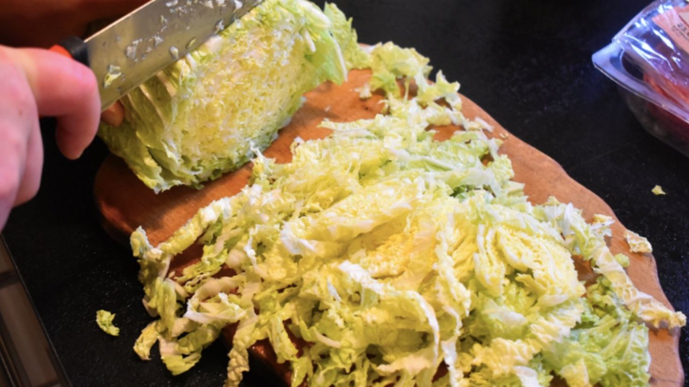 салат з пекінською капустою 