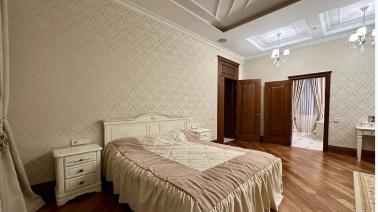 В Одесі продають маєток