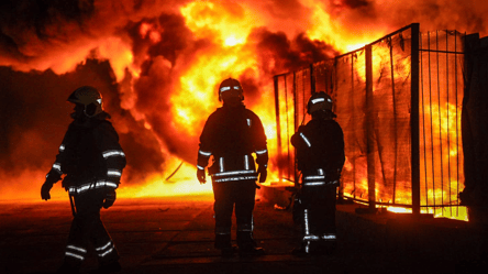 Атака РФ по Одессе — появились первые фото последствий удара - 304x171