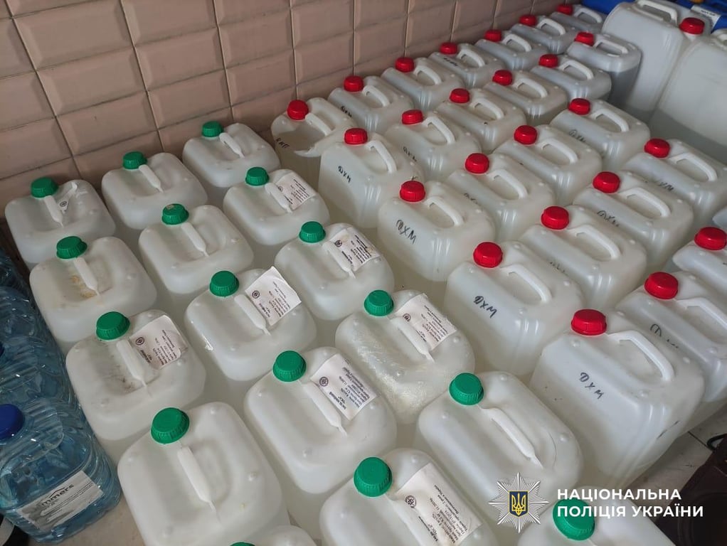 Поліція знайшла обладнання та сировину для незаконного виробництва наркотиків