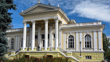 Повреждены достопримечательности и музеи: Минкульт об обстреле Одессы и Николаева - 285x160