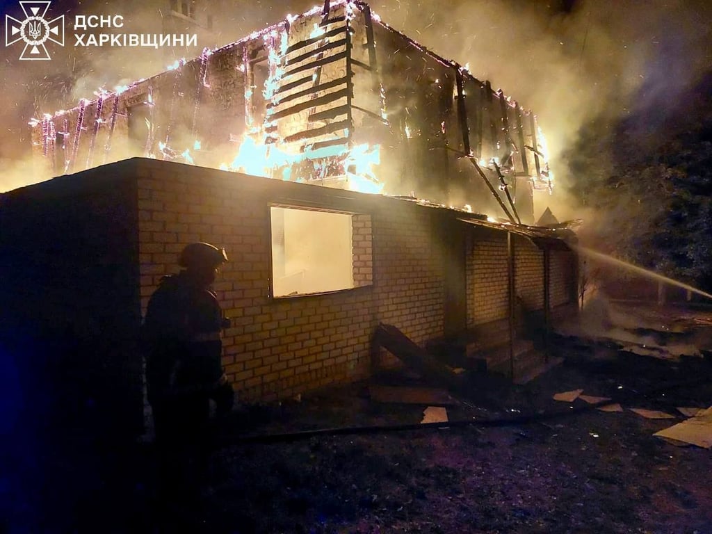 Окупанти вдарили по житлових будинках в Куп'янську — є постраждалі - фото 3