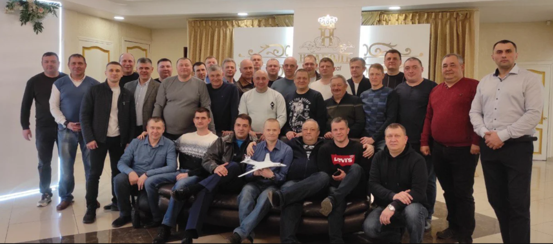 російські пілоти святкують