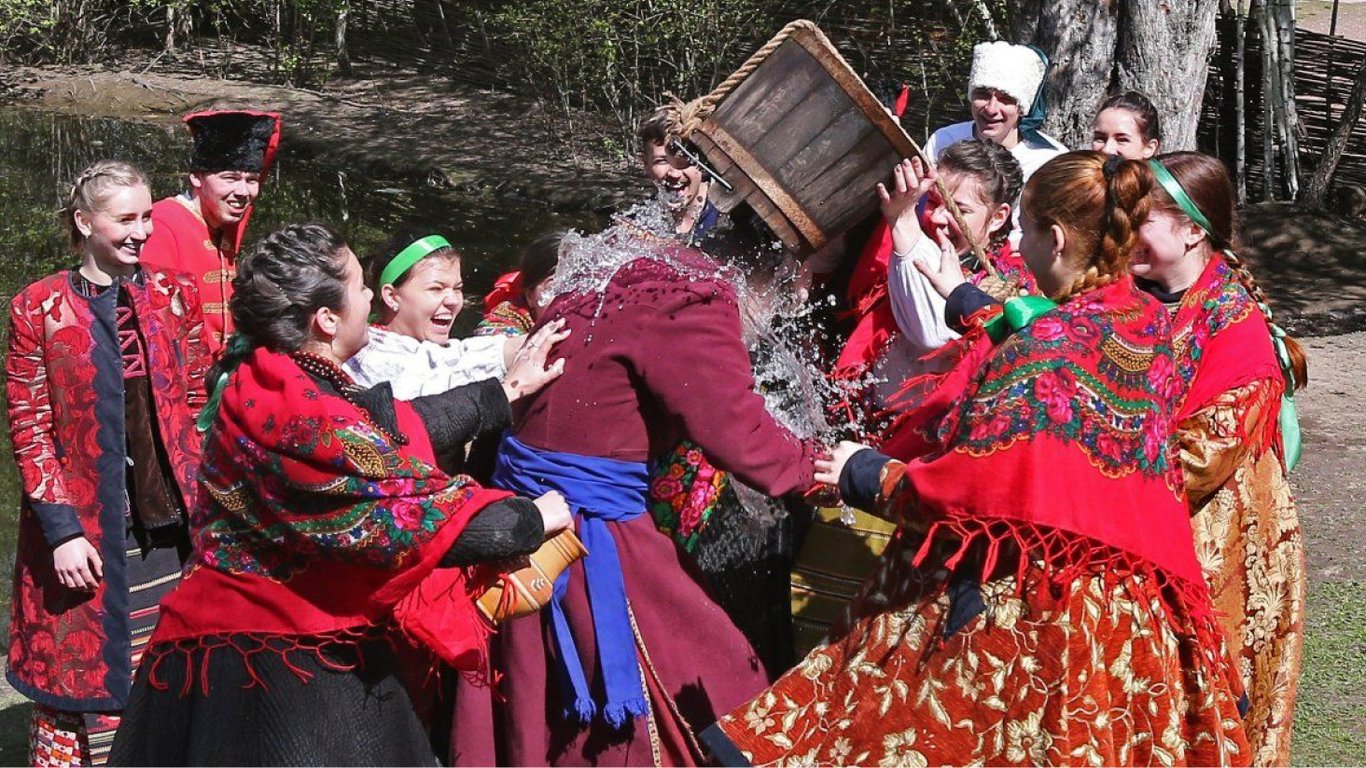 Поливаемый понедельник — история и особенности праздника