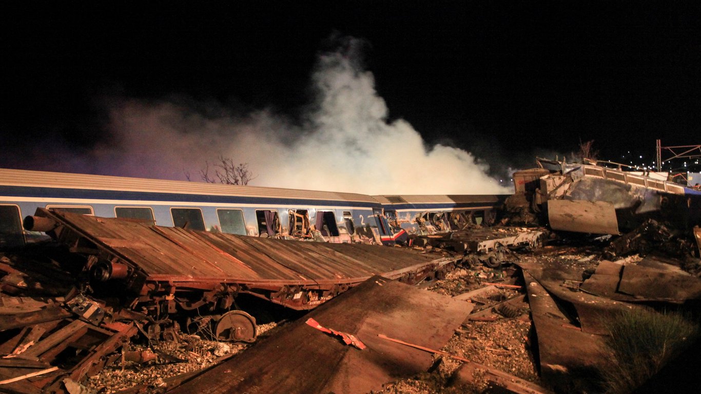 Після трагедії на залізниці міністр транспорту Греції подав у відставку
