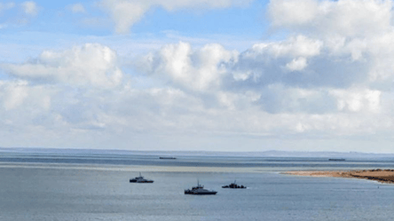 Керченский мост под усиленной охраной — россияне опасаются атак - 290x166