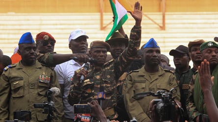 Франция продолжает дипломатическую борьбу против хунты в Нигере - 285x160